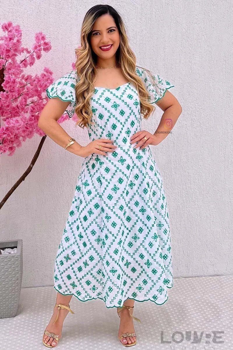 Vestido Branco Com bordados verdes elegante - Lançamento Moda Evangélica