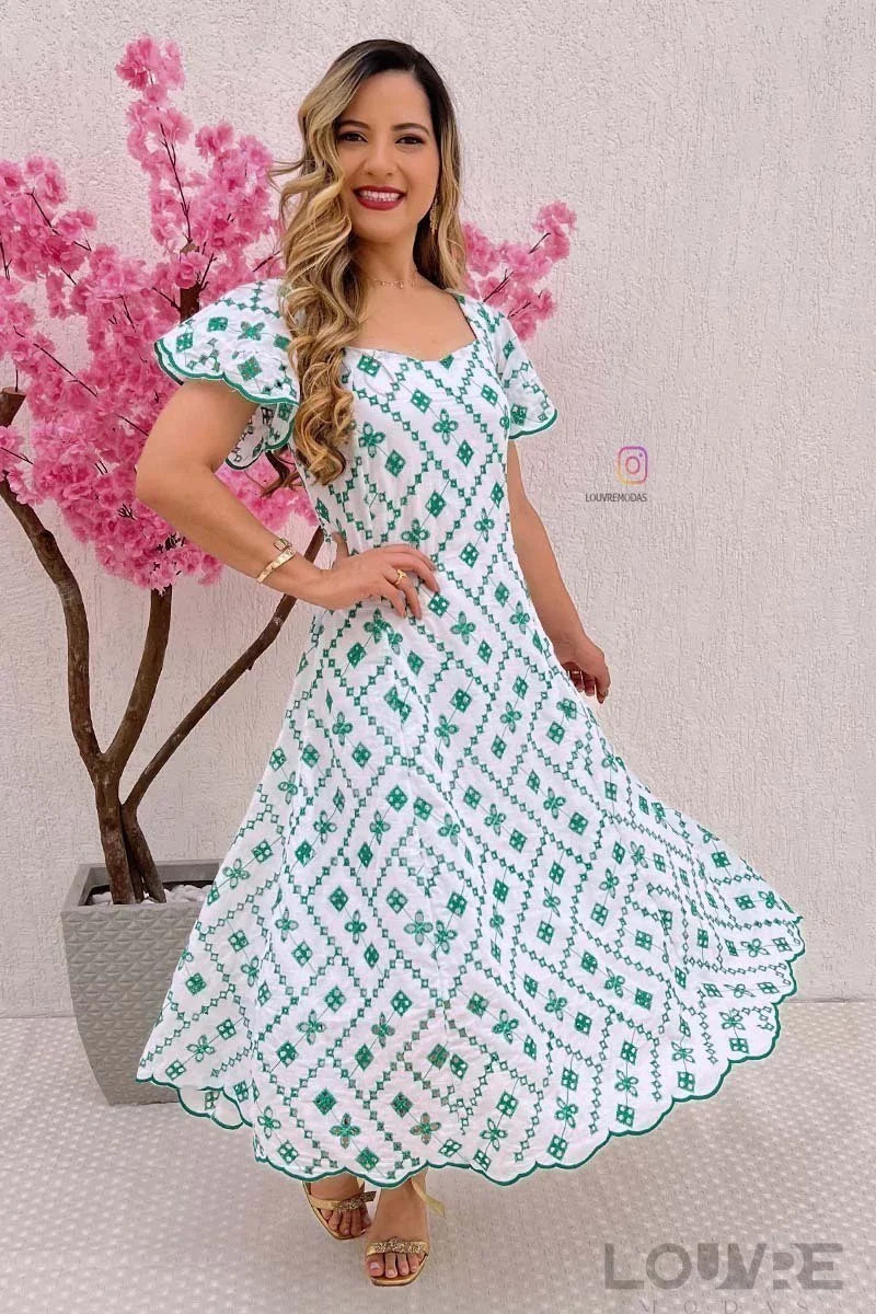 Vestido Branco Com bordados verdes elegante - Lançamento Moda Evangélica