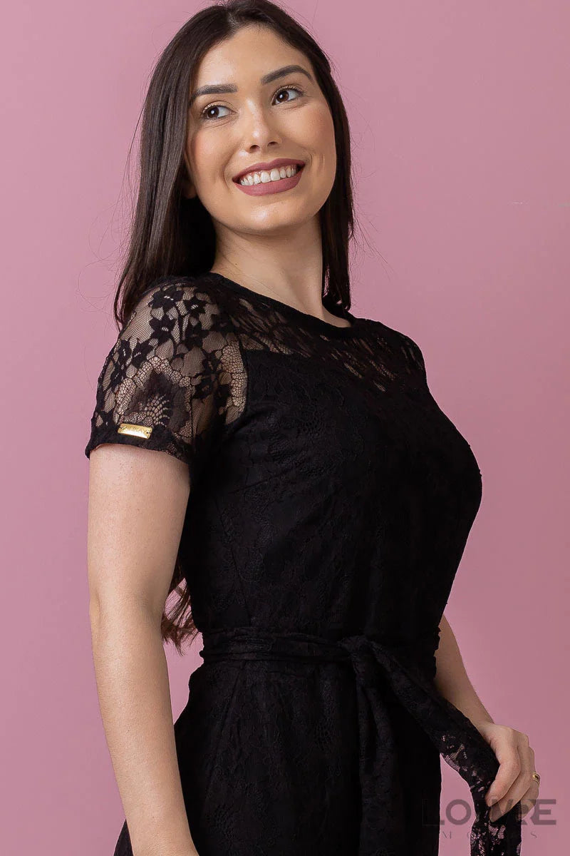 Vestido Mullet Preto em Renda Noronha forrado e com zíper invisível - Lançamento Moda Evangélica