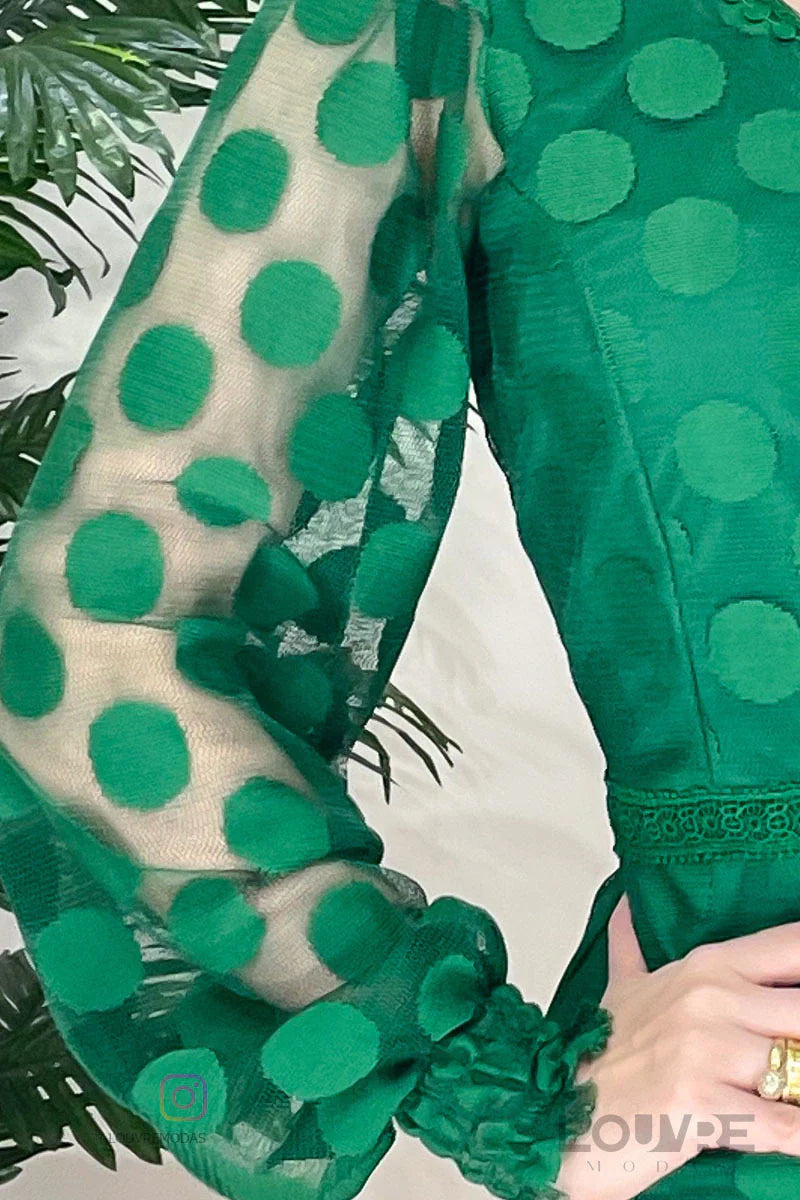 Vestido em Tule verde Forrado com detalhes em Guipir elegante - Lançamento Moda Evangélica